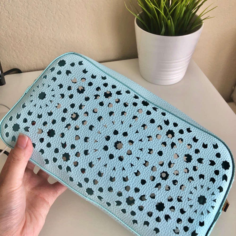 New Estée Lauder makeup bag